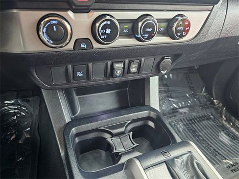 Used 2018 Toyota Tacoma SR5 image 23
