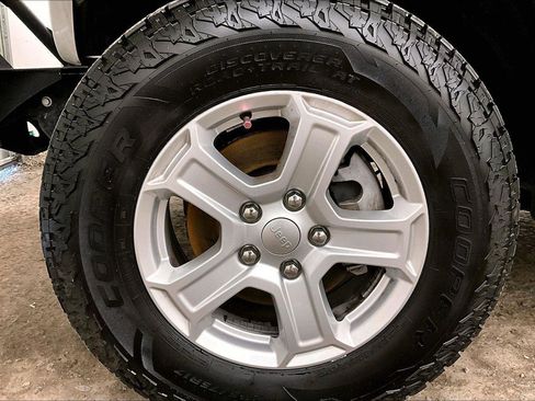 Used 2018 Jeep Wrangler Unlimited Sport S image 8