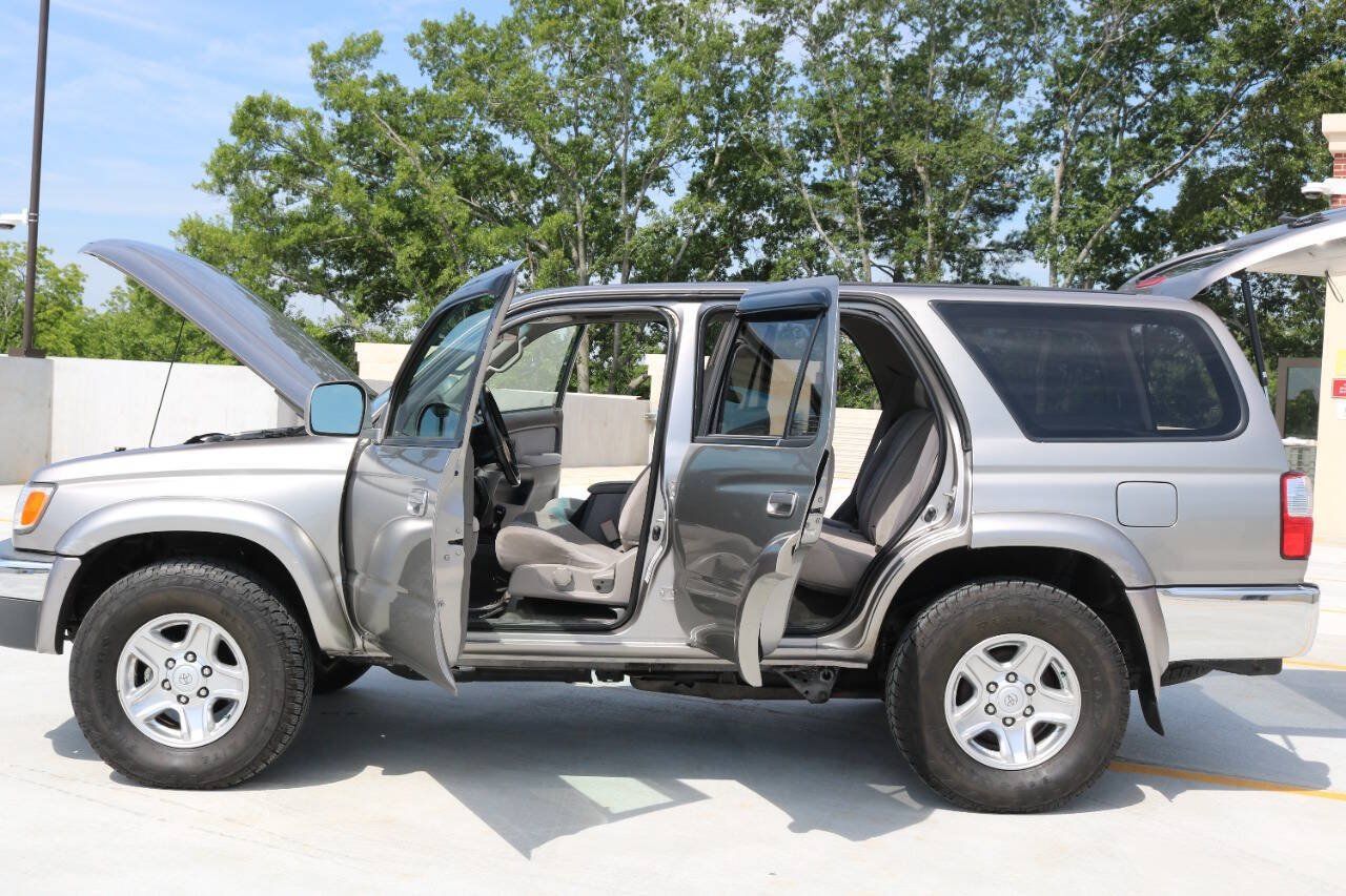 Used 2002 Toyota 4Runner SR5 AWD/4WD image 72