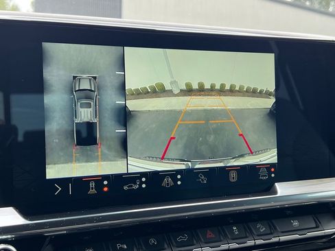 Used 2024 GMC Sierra 1500 SLT w/ SLT Premium Plus Package image 15