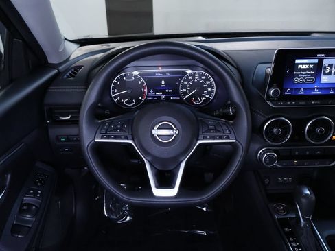 Used 2025 Nissan Sentra SV FWD image 18