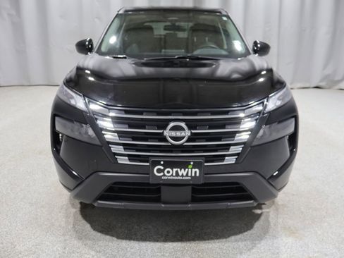 Used 2025 Nissan Rogue SV AWD/4WD image 9