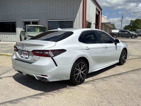 Used 2024 Toyota Camry SE image 7