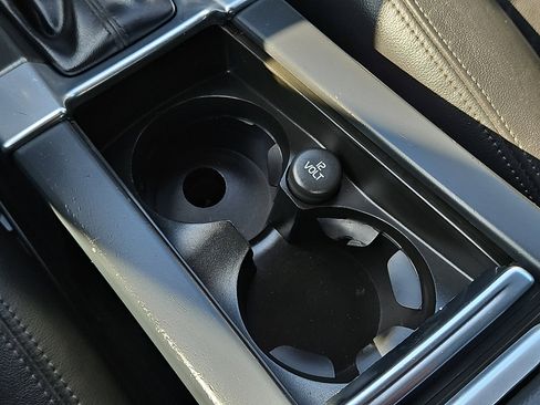 Used 2016 Volvo XC60 T5 Premier image 24