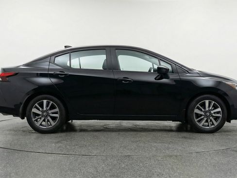 Used 2025 Nissan Versa SV FWD image 11