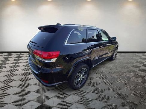 Used 2018 Jeep Grand Cherokee Limited AWD/4WD image 6
