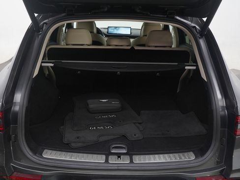 Used 2024 Genesis GV70 2.5T Advanced w/ Advanced Package image 9