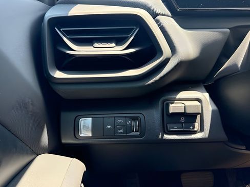 Used 2026 Chevrolet Silverado EV LT AWD/4WD image 24