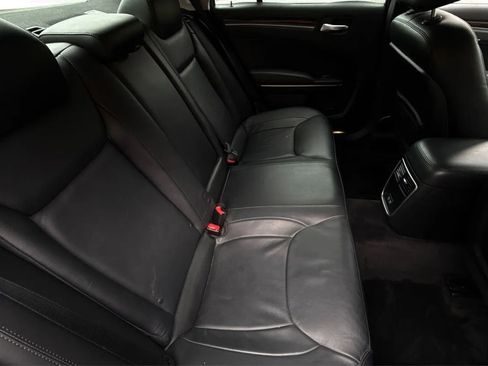 Used 2015 Chrysler 300 Limited RWD image 15