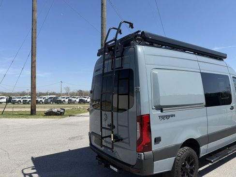 Used 2023 Mercedes-Benz Sprinter 2500 image 23