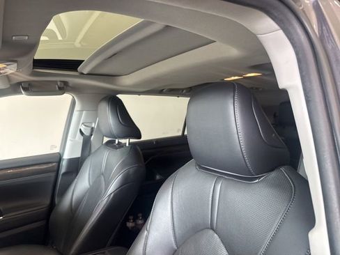 Used 2023 Toyota Highlander Limited image 23