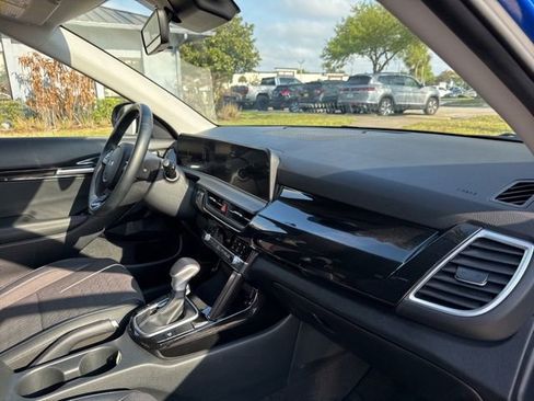 Used 2025 Kia Seltos S image 10