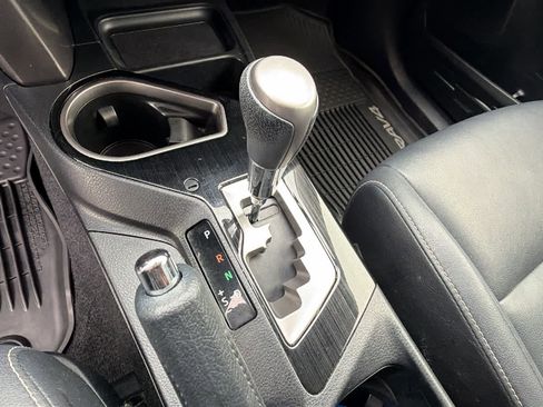 Used 2018 Toyota RAV4 Limited image 13