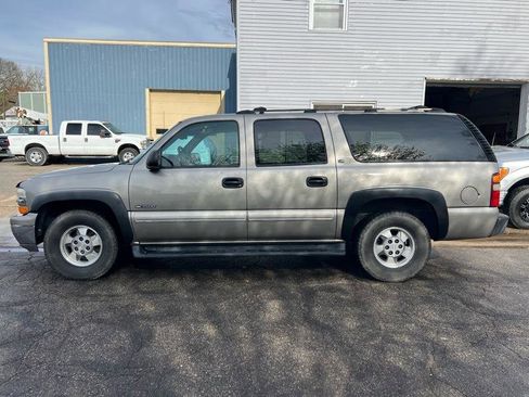Used 2000 Chevrolet Suburban LS w/ LS Preferred Equipment Group image 4