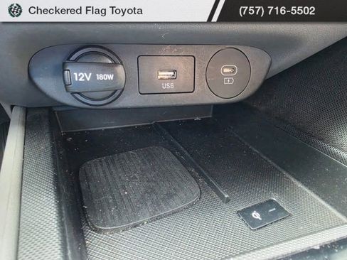 Used 2024 Hyundai Elantra SEL w/ Convenience Package FWD image 19