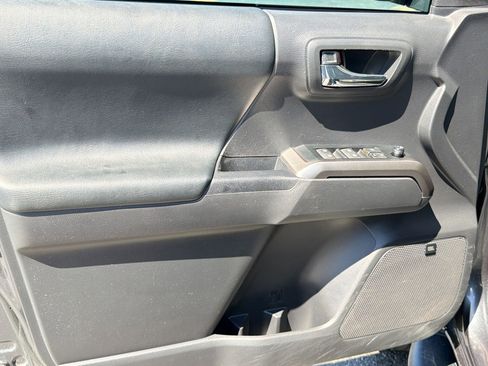 Used 2023 Toyota Tacoma Limited image 13