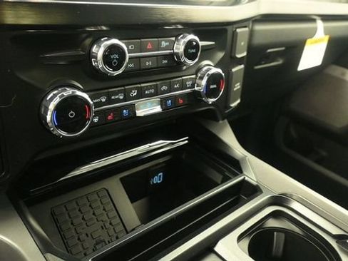 New 2026 Ford F250 Lariat w/ Black Appearance Package AWD/4WD image 18