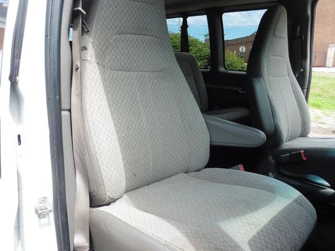 Used 2017 Chevrolet Express 3500 LT w/ LT Preferred Equipment Group RWD image 10