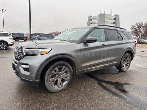 Used 2024 Ford Explorer XLT w/ Equipment Group 202A image 2
