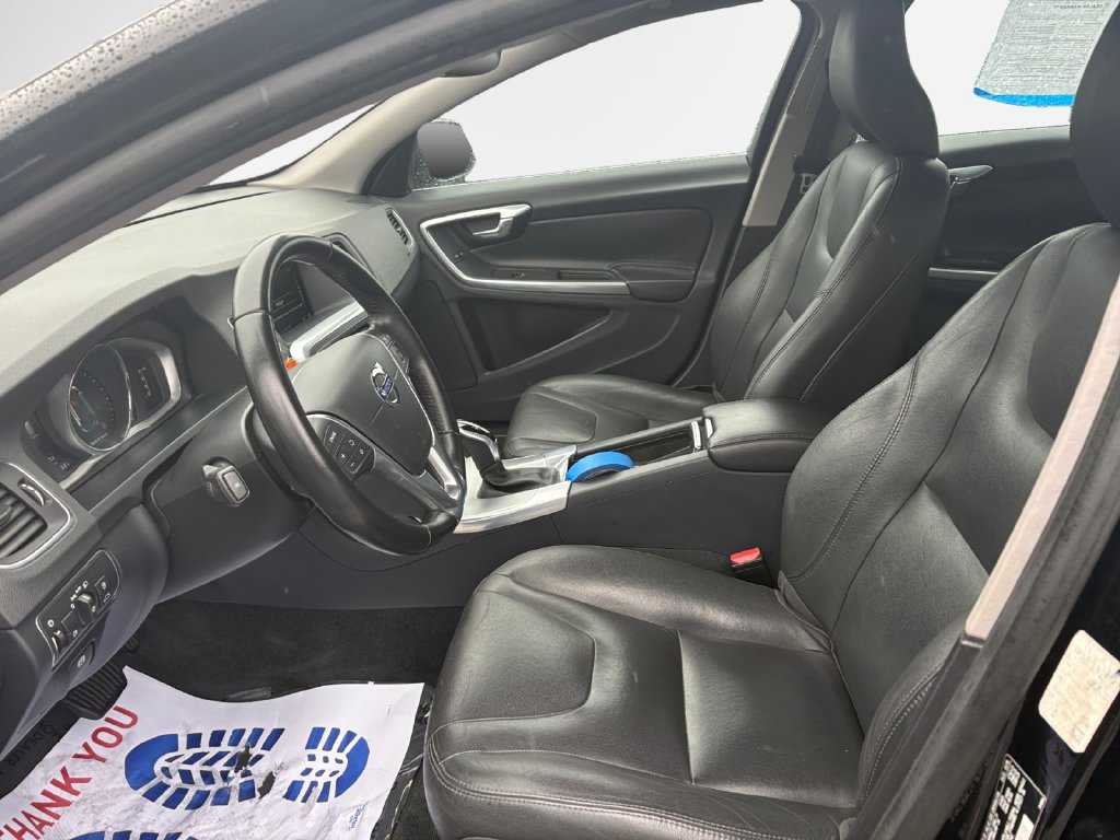 Used 2017 Volvo V60 T5 Premier w/ Convenience Package FWD image 12