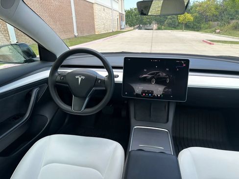 Used 2022 Tesla Model 3 Long Range AWD/4WD image 13