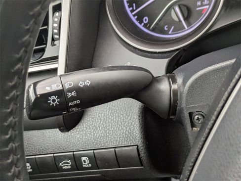 Used 2023 Toyota Camry SE image 27