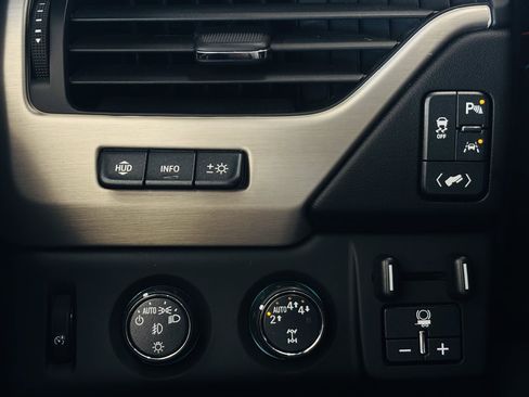 Used 2019 GMC Yukon Denali w/ Open Road Package AWD/4WD image 64