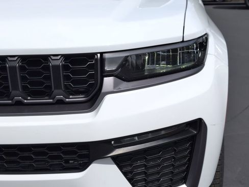 New 2026 Jeep Grand Cherokee L Limited image 10