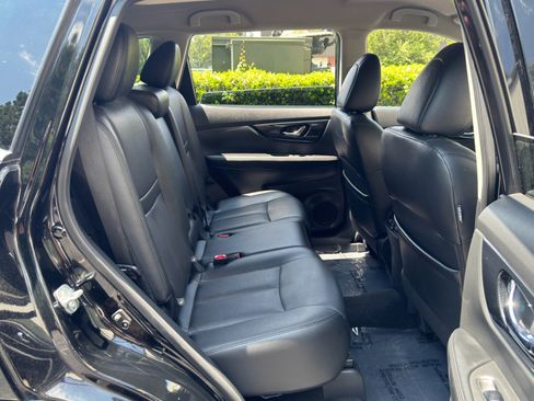 Used 2019 Nissan Rogue SL AWD/4WD image 38