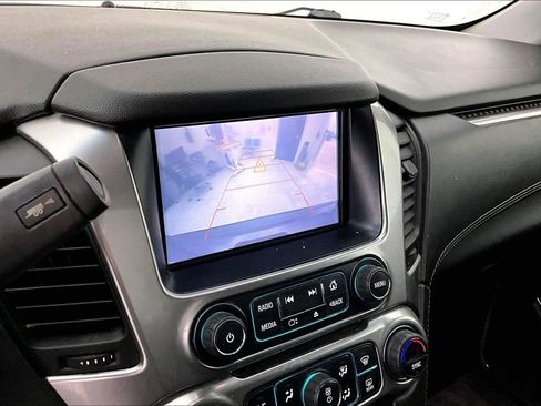 Used 2018 Chevrolet Suburban LS image 31