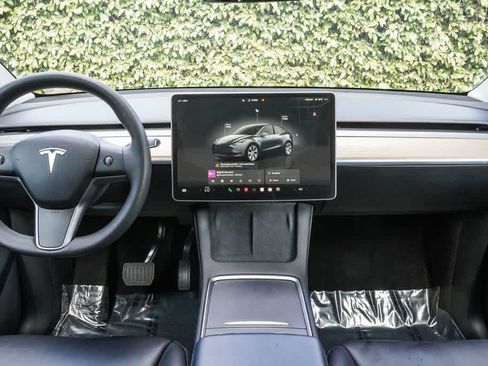 Used 2023 Tesla Model Y 2WD image 13