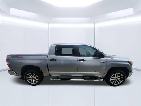 Used 2018 Toyota Tundra SR5 w/ SR5 Upgrade Package AWD/4WD image 4