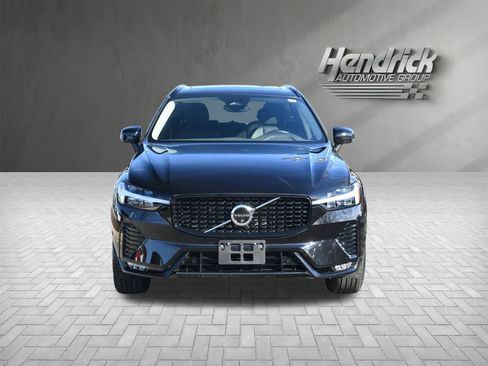 Used 2025 Volvo XC60 B5 Plus w/ Climate Package image 3
