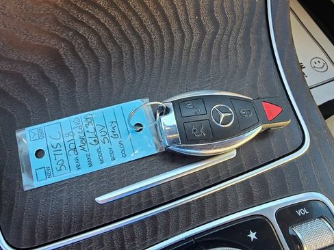 Used 2018 Mercedes-Benz GLC 300 4MATIC image 29