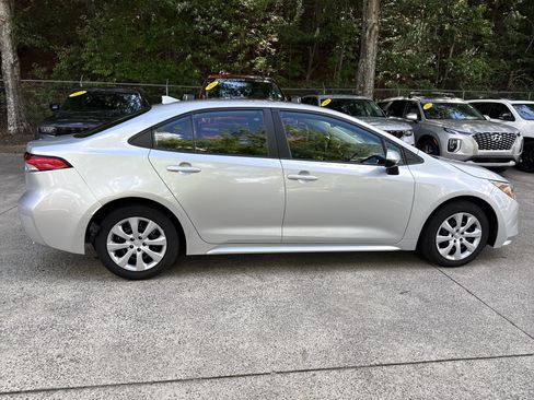 Used 2023 Toyota Corolla LE FWD image 8
