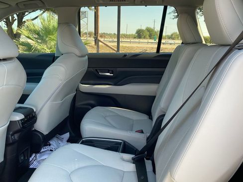 New 2026 Toyota Grand Highlander Limited image 3