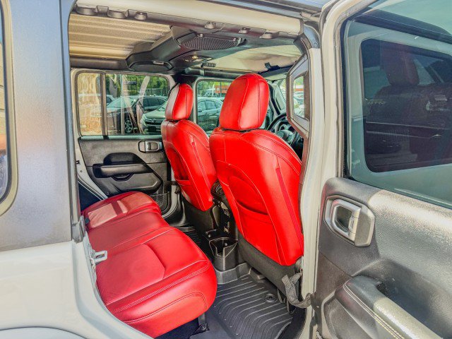 Used 2019 Jeep Wrangler Unlimited Sahara AWD/4WD image 11