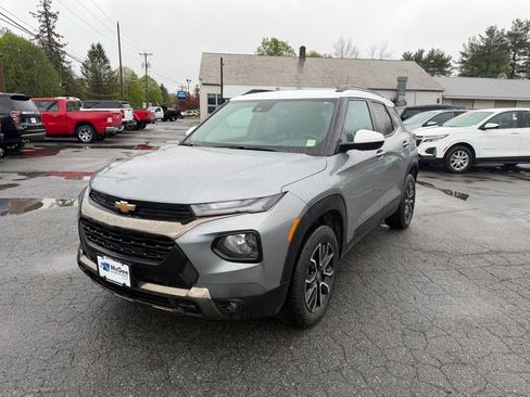 Used 2023 Chevrolet TrailBlazer ACTIV w/ Convenience Package AWD/4WD image 3