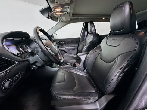 Used 2020 Jeep Cherokee Limited AWD/4WD image 13