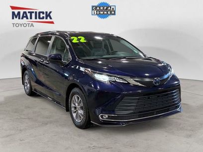 Used 2022 Toyota Sienna XLE