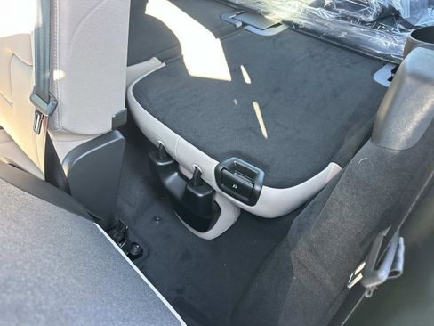 New 2026 Volvo XC90 B6 Plus w/ Protection Package Premier image 18