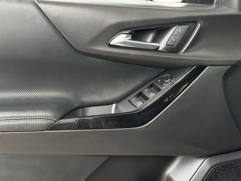 Used 2025 Chevrolet Equinox LT FWD image 24