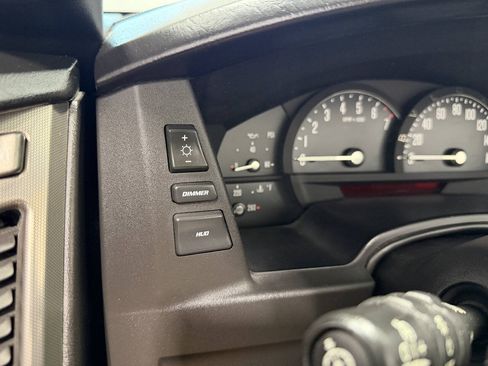 Used 2004 Cadillac XLR RWD image 31
