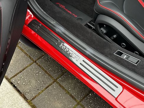 Certified 2022 Ferrari F8 Tributo RWD image 28