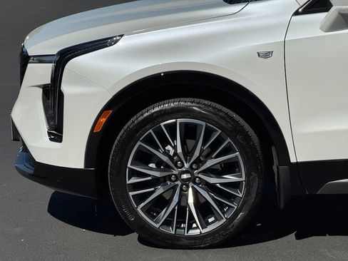 Used 2025 Cadillac XT4 Sport AWD/4WD image 4