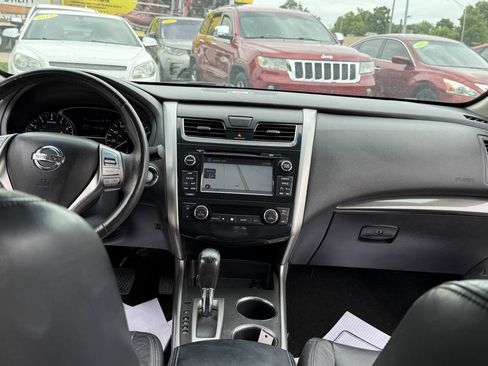 Used 2015 Nissan Altima 2.5 SL w/ Technology Package FWD image 13