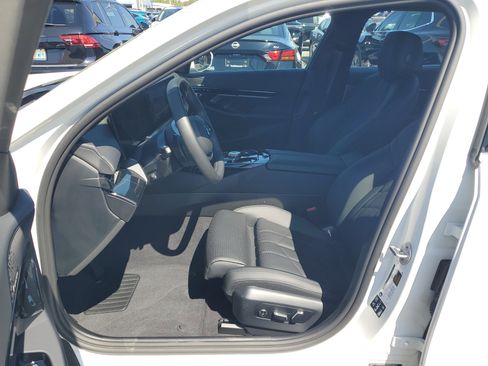 Used 2026 BMW 530i xDrive AWD/4WD image 15