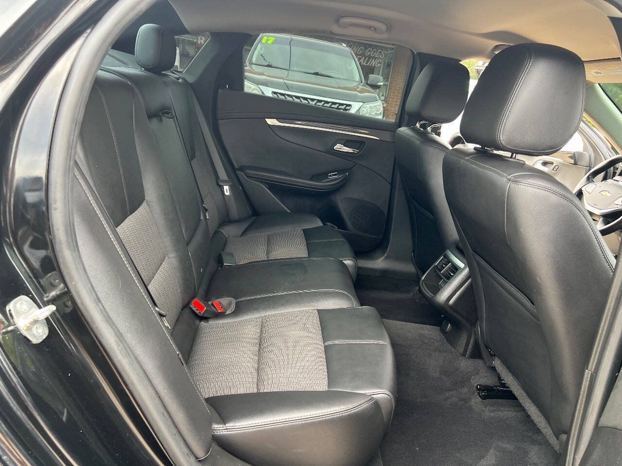 Used 2019 Chevrolet Impala LT FWD image 21