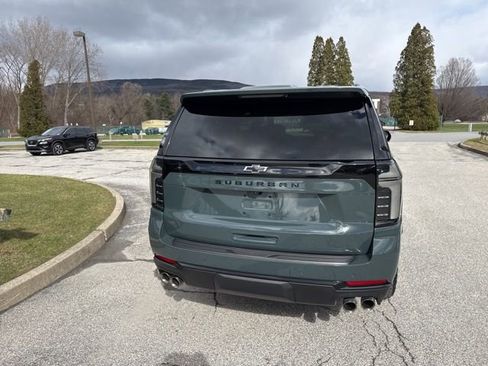New 2026 Chevrolet Suburban Z71 w/ Z71 Off-Road Package AWD/4WD image 19