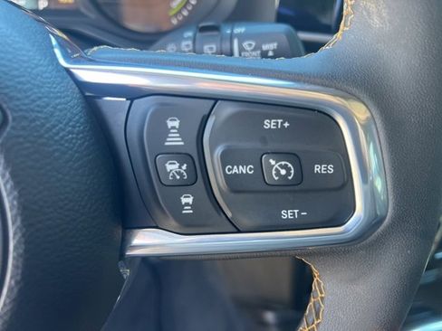 Used 2024 Jeep Wrangler Unlimited Sahara image 18